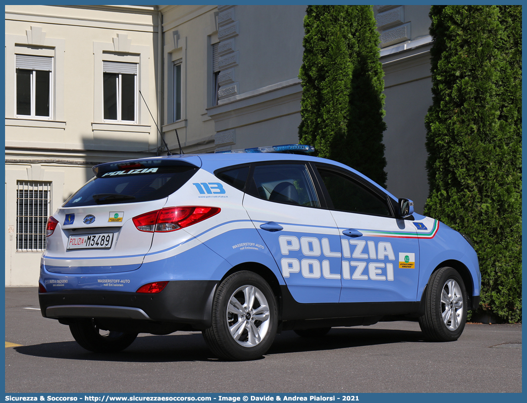 Polizia M3489
Polizia di Stato
Polizia Stradale
Autostrada del Brennero S.p.A.
Hyundai IX35 I serie restyling
Parole chiave: PS;P.S.;Polizia;di;Stato;Stradale;Autostradale;Autostrada;del;Brennero;Brennerautobahn;Hyundai;IX35;IX 35