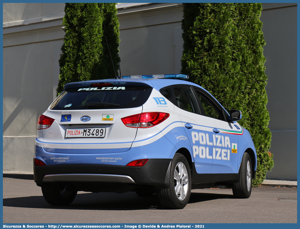 Polizia M3489
Polizia di Stato
Polizia Stradale
Autostrada del Brennero S.p.A.
Hyundai IX35 I serie restyling
Parole chiave: PS;P.S.;Polizia;di;Stato;Stradale;Autostradale;Autostrada;del;Brennero;Brennerautobahn;Hyundai;IX35;IX 35