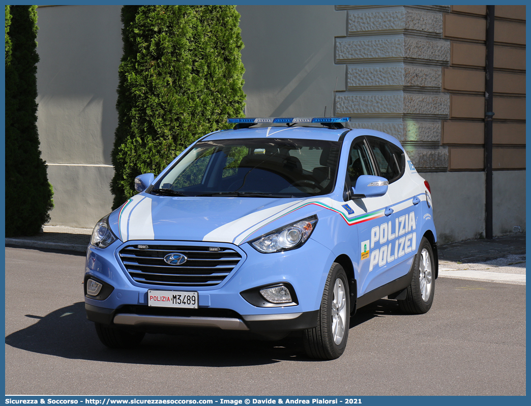 Polizia M3489
Polizia di Stato
Polizia Stradale
Autostrada del Brennero S.p.A.
Hyundai IX35 I serie restyling
Parole chiave: PS;P.S.;Polizia;di;Stato;Stradale;Autostradale;Autostrada;del;Brennero;Brennerautobahn;Hyundai;IX35;IX 35