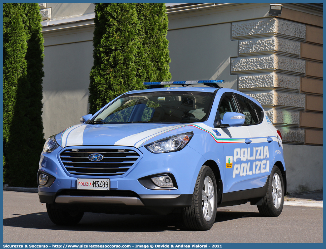 Polizia M3489
Polizia di Stato
Polizia Stradale
Autostrada del Brennero S.p.A.
Hyundai IX35 I serie restyling
Parole chiave: PS;P.S.;Polizia;di;Stato;Stradale;Autostradale;Autostrada;del;Brennero;Brennerautobahn;Hyundai;IX35;IX 35