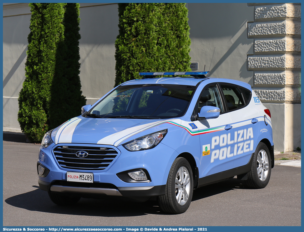 Polizia M3489
Polizia di Stato
Polizia Stradale
Autostrada del Brennero S.p.A.
Hyundai IX35 I serie restyling
Parole chiave: PS;P.S.;Polizia;di;Stato;Stradale;Autostradale;Autostrada;del;Brennero;Brennerautobahn;Hyundai;IX35;IX 35