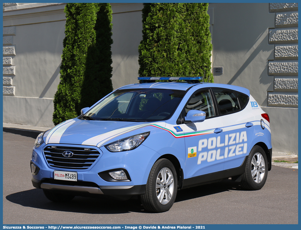 Polizia M3489
Polizia di Stato
Polizia Stradale
Autostrada del Brennero S.p.A.
Hyundai IX35 I serie restyling
Parole chiave: PS;P.S.;Polizia;di;Stato;Stradale;Autostradale;Autostrada;del;Brennero;Brennerautobahn;Hyundai;IX35;IX 35