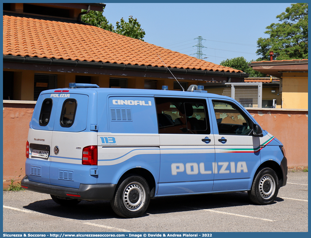 Polizia M4415
Polizia di Stato
Servizio Cinofili
Volkswagen Transporter T6
Allestitore BAI S.r.l.
Parole chiave: PS;P.S.;Polizia;di;Stato;Pubblica;Sicurezza;Servizio;Cinofili;Volkswagen;Transporter;T6;Bai