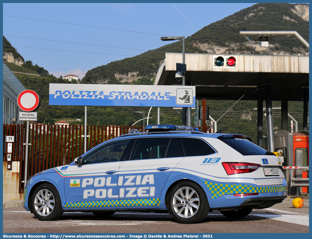 Polizia M5348
Polizia di Stato
Polizia Stradale
Autostrada del Brennero S.p.A.
Skoda Superb Wagon 4x4 III serie
Allestitore Nuova Carrozzeria Torinese S.r.l.
Parole chiave: PS;P.S.;Polizia;di;Stato;Stradale;Autostrada del Brennero S.p.A.;Brenneroautobahn A.G.;Skoda;Superb;Wagon;nct;Nuova;Carrozzeria;Torinese