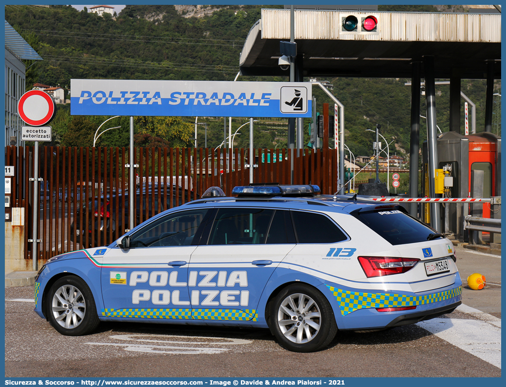 Polizia M5348
Polizia di Stato
Polizia Stradale
Autostrada del Brennero S.p.A.
Skoda Superb Wagon 4x4 III serie
Allestitore Nuova Carrozzeria Torinese S.r.l.
Parole chiave: PS;P.S.;Polizia;di;Stato;Stradale;Autostrada del Brennero S.p.A.;Brenneroautobahn A.G.;Skoda;Superb;Wagon;nct;Nuova;Carrozzeria;Torinese