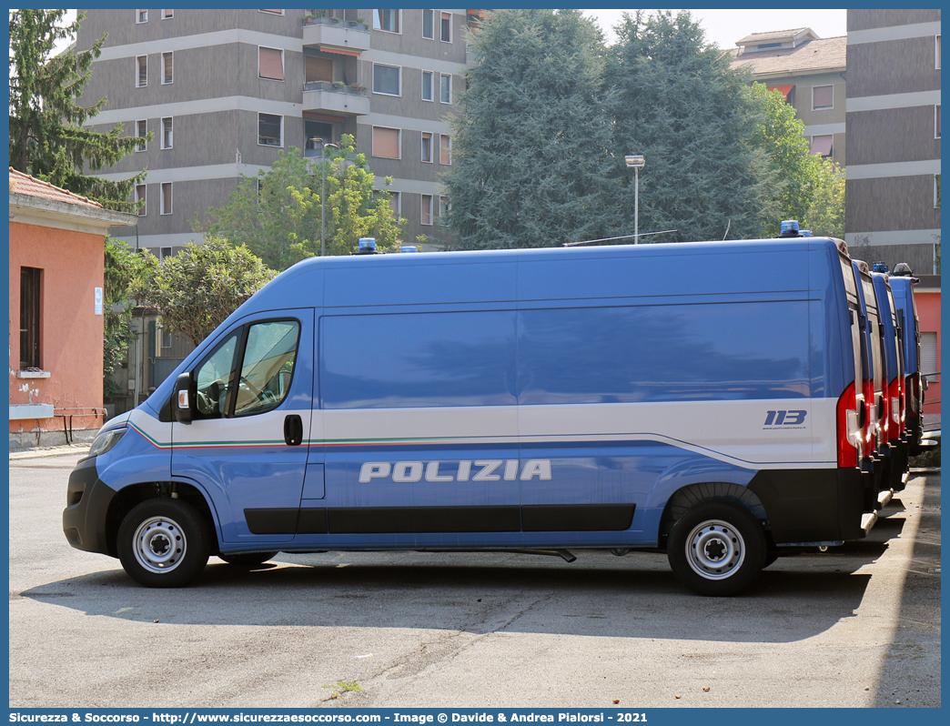 Polizia M6241
Polizia di Stato
Fiat Ducato III serie II restyling
Allestitore Elevox S.r.l.
Parole chiave: PS;P.S.;Polizia;di;Stato;Fiat;Ducato;X290;Elevox