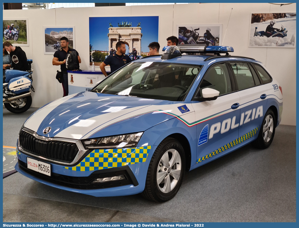 Polizia M6306
Polizia di Stato
Polizia Stradale
Autovia Padana
Skoda Octavia Wagon VI serie
Allestitore Focaccia Group S.r.l.
Parole chiave: PS;P.S.;Polizia;di;Stato;Stradale;Autostradale;Autovia;Padana;Skoda;Octavia;Wagon;Focaccia