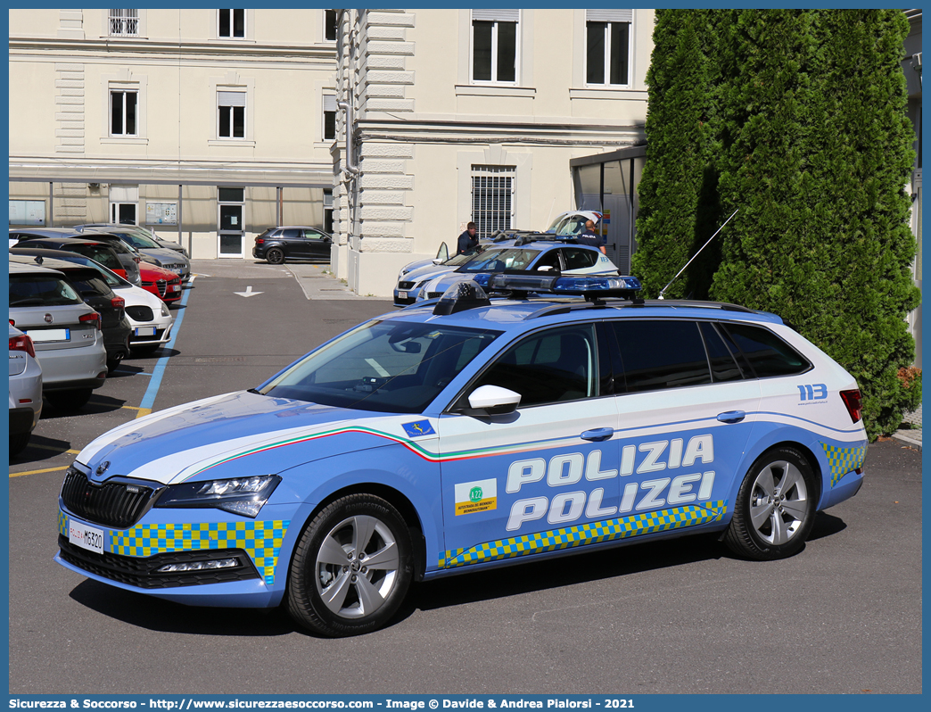 Polizia M6320
Polizia di Stato
Polizia Stradale
Autostrada del Brennero S.p.A.
Skoda Superb Wagon 4x4 III serie restyling
Allestitore Focaccia Group S.r.l.
Parole chiave: PS;P.S.;Polizia;di;Stato;Stradale;Autostrada del Brennero S.p.A.;Brenneroautobahn A.G.;Skoda;Superb;Wagon;Focaccia