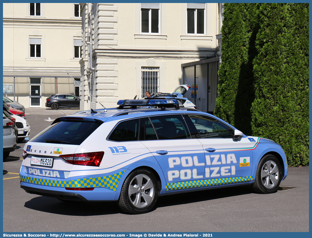 Polizia M6320
Polizia di Stato
Polizia Stradale
Autostrada del Brennero S.p.A.
Skoda Superb Wagon 4x4 III serie restyling
Allestitore Focaccia Group S.r.l.
Parole chiave: PS;P.S.;Polizia;di;Stato;Stradale;Autostrada del Brennero S.p.A.;Brenneroautobahn A.G.;Skoda;Superb;Wagon;Focaccia