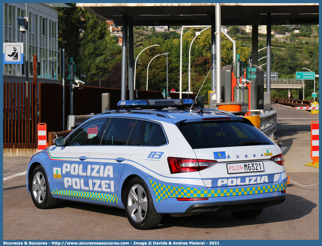 Polizia M6321
Polizia di Stato
Polizia Stradale
Autostrada del Brennero S.p.A.
Skoda Superb Wagon 4x4 III serie restyling
Allestitore Focaccia Group S.r.l.
Parole chiave: PS;P.S.;Polizia;di;Stato;Stradale;Autostrada del Brennero S.p.A.;Brenneroautobahn A.G.;Skoda;Superb;Wagon;Focaccia