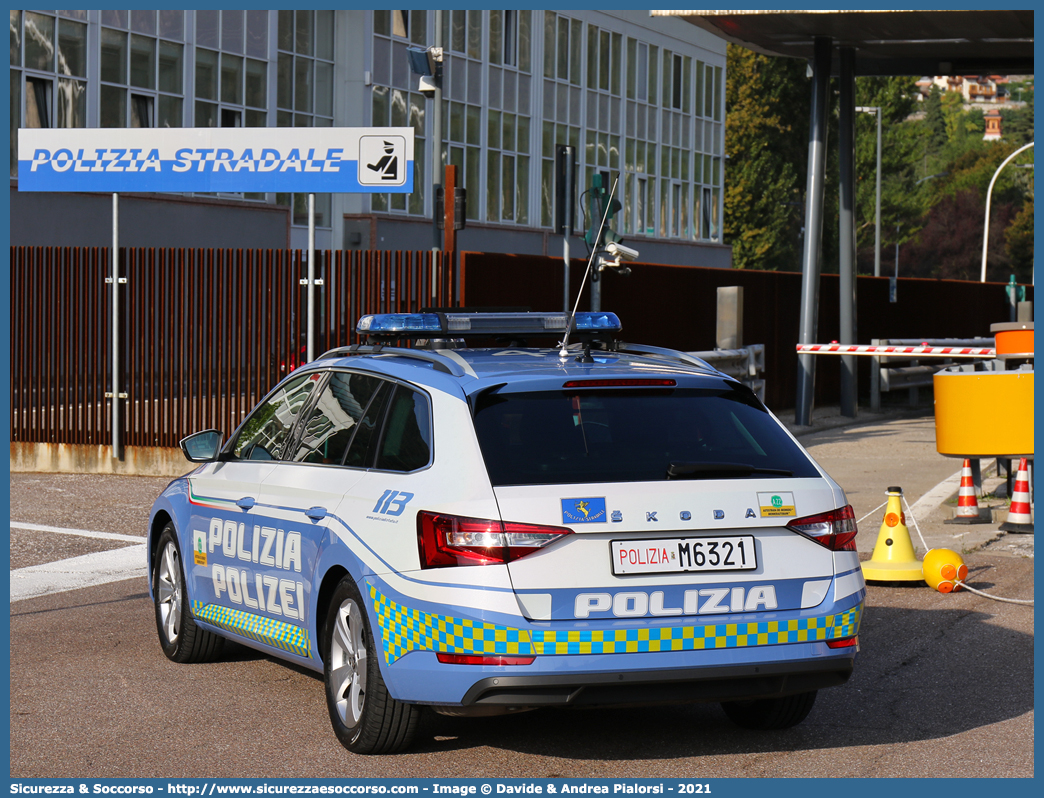 Polizia M6321
Polizia di Stato
Polizia Stradale
Autostrada del Brennero S.p.A.
Skoda Superb Wagon 4x4 III serie restyling
Allestitore Focaccia Group S.r.l.
Parole chiave: PS;P.S.;Polizia;di;Stato;Stradale;Autostrada del Brennero S.p.A.;Brenneroautobahn A.G.;Skoda;Superb;Wagon;Focaccia