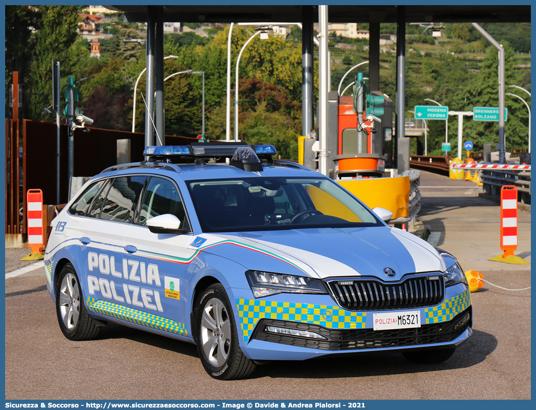 Polizia M6321
Polizia di Stato
Polizia Stradale
Autostrada del Brennero S.p.A.
Skoda Superb Wagon 4x4 III serie restyling
Allestitore Focaccia Group S.r.l.
Parole chiave: PS;P.S.;Polizia;di;Stato;Stradale;Autostrada del Brennero S.p.A.;Brenneroautobahn A.G.;Skoda;Superb;Wagon;Focaccia