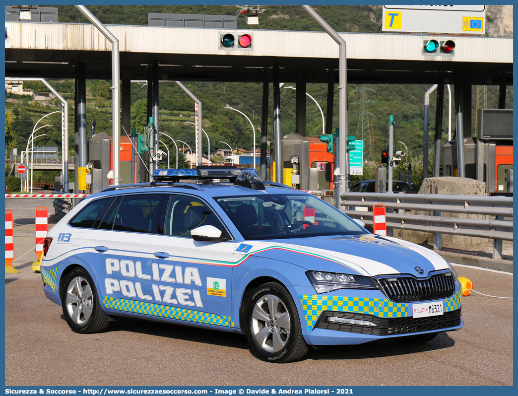 Polizia M6321
Polizia di Stato
Polizia Stradale
Autostrada del Brennero S.p.A.
Skoda Superb Wagon 4x4 III serie restyling
Allestitore Focaccia Group S.r.l.
Parole chiave: PS;P.S.;Polizia;di;Stato;Stradale;Autostrada del Brennero S.p.A.;Brenneroautobahn A.G.;Skoda;Superb;Wagon;Focaccia