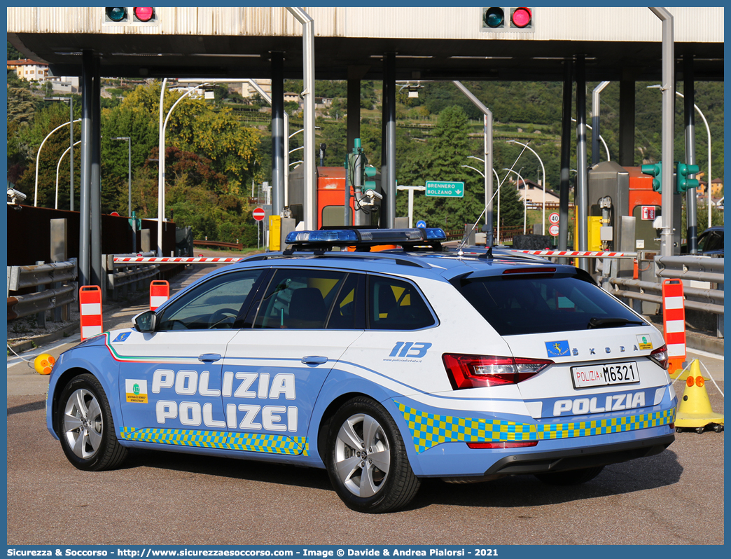 Polizia M6321
Polizia di Stato
Polizia Stradale
Autostrada del Brennero S.p.A.
Skoda Superb Wagon 4x4 III serie restyling
Allestitore Focaccia Group S.r.l.
Parole chiave: PS;P.S.;Polizia;di;Stato;Stradale;Autostrada del Brennero S.p.A.;Brenneroautobahn A.G.;Skoda;Superb;Wagon;Focaccia