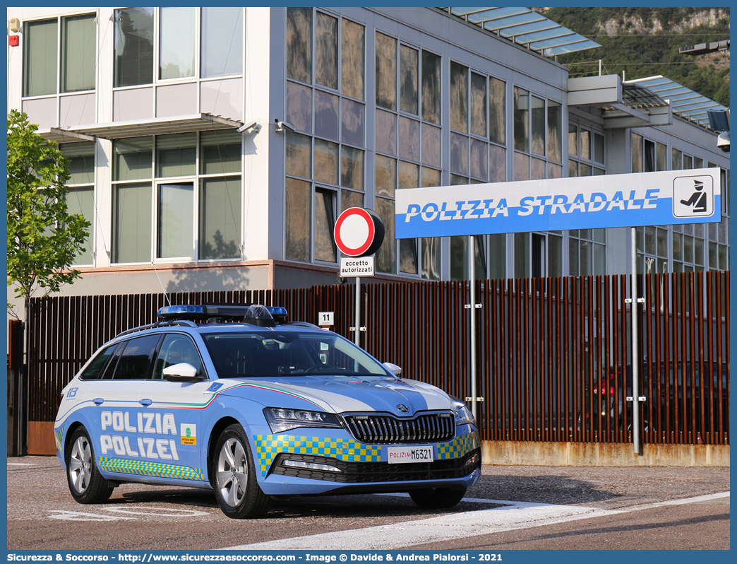 Polizia M6321
Polizia di Stato
Polizia Stradale
Autostrada del Brennero S.p.A.
Skoda Superb Wagon 4x4 III serie restyling
Allestitore Focaccia Group S.r.l.
Parole chiave: PS;P.S.;Polizia;di;Stato;Stradale;Autostrada del Brennero S.p.A.;Brenneroautobahn A.G.;Skoda;Superb;Wagon;Focaccia