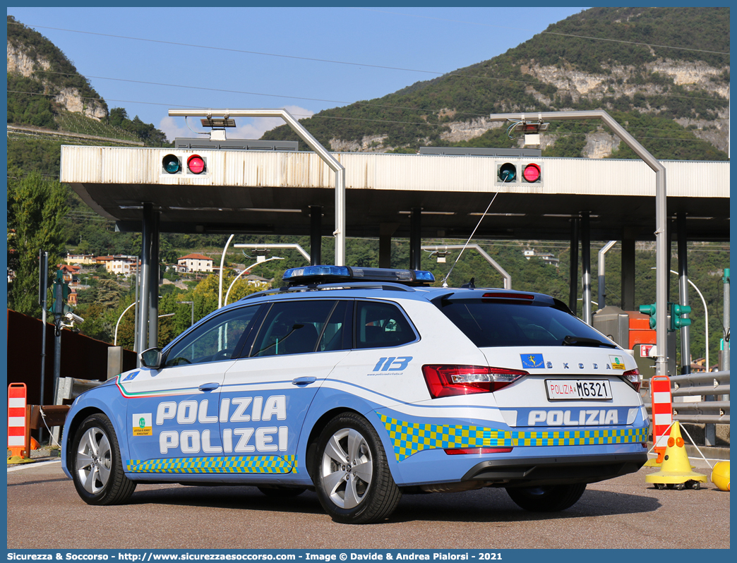 Polizia M6321
Polizia di Stato
Polizia Stradale
Autostrada del Brennero S.p.A.
Skoda Superb Wagon 4x4 III serie restyling
Allestitore Focaccia Group S.r.l.
Parole chiave: PS;P.S.;Polizia;di;Stato;Stradale;Autostrada del Brennero S.p.A.;Brenneroautobahn A.G.;Skoda;Superb;Wagon;Focaccia