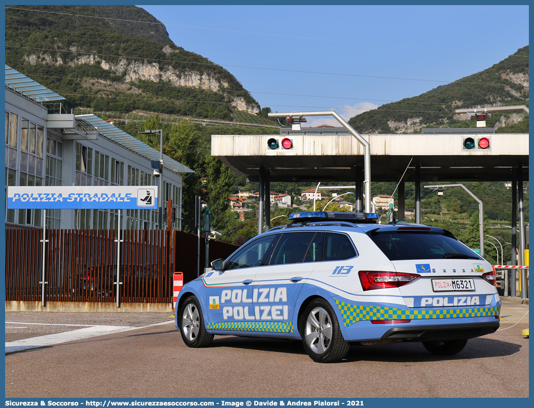 Polizia M6321
Polizia di Stato
Polizia Stradale
Autostrada del Brennero S.p.A.
Skoda Superb Wagon 4x4 III serie restyling
Allestitore Focaccia Group S.r.l.
Parole chiave: PS;P.S.;Polizia;di;Stato;Stradale;Autostrada del Brennero S.p.A.;Brenneroautobahn A.G.;Skoda;Superb;Wagon;Focaccia