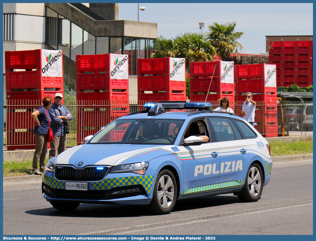 Polizia M6360
Polizia di Stato
Polizia Stradale
Skoda Superb Wagon III serie restyling
Allestitore Focaccia Group S.r.l.
Parole chiave: PS;P.S.;Polizia;di;Stato;Stradale;Skoda;Superb;Focaccia