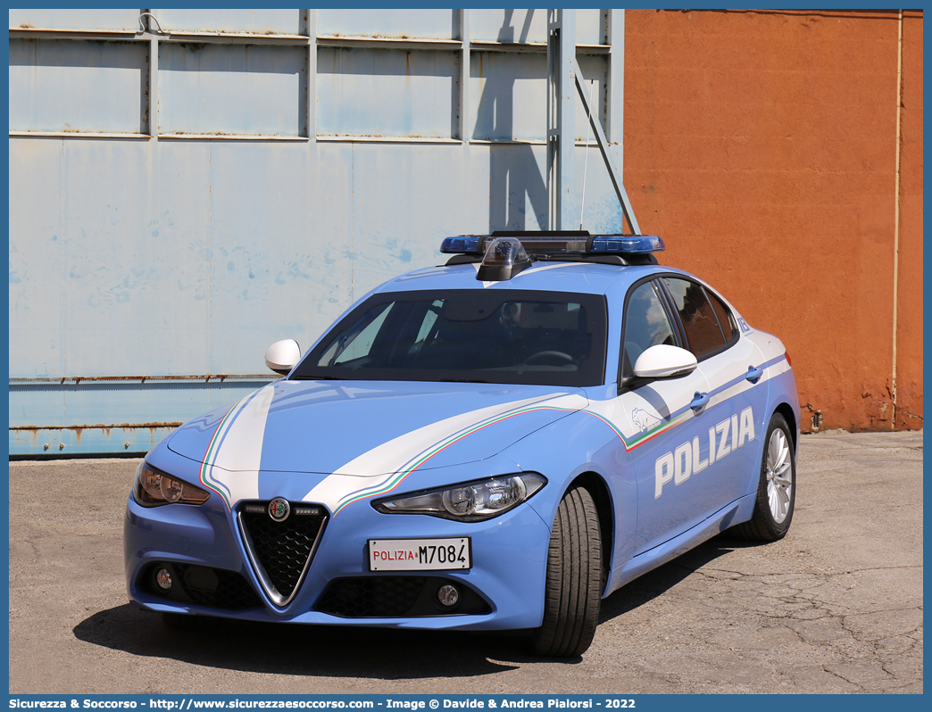 Polizia M7084
Polizia di Stato
Squadra Volante
Alfa Romeo Nuova Giulia
Parole chiave: PS;P.S.;Polizia;di;Stato;Pubblica;Sicurezza;Squadra;Volante;Alfa;Romeo;Nuova;Giulia