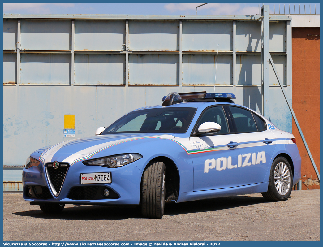 Polizia M7084
Polizia di Stato
Squadra Volante
Alfa Romeo Nuova Giulia
Parole chiave: PS;P.S.;Polizia;di;Stato;Pubblica;Sicurezza;Squadra;Volante;Alfa;Romeo;Nuova;Giulia