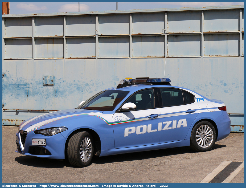 Polizia M7084
Polizia di Stato
Squadra Volante
Alfa Romeo Nuova Giulia
Parole chiave: PS;P.S.;Polizia;di;Stato;Pubblica;Sicurezza;Squadra;Volante;Alfa;Romeo;Nuova;Giulia