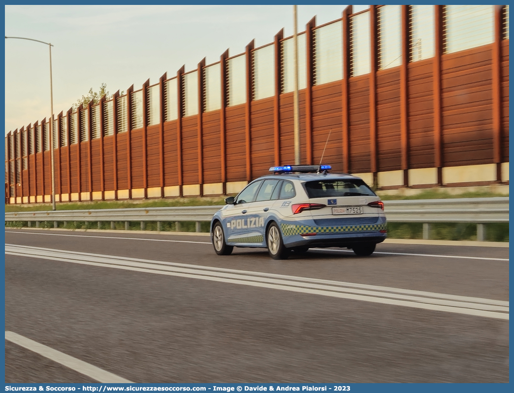 Polizia M7525
Polizia di Stato
Polizia Stradale
Tangenziale Esterna S.p.A.
Skoda Octavia Wagon VI serie
Allestitore Focaccia Group S.r.l.

Parole chiave: PS;P.S.;Polizia;di;Stato;Stradale;Autostradale;Tangenziale;Esterna;Skoda;Octavia;Focaccia