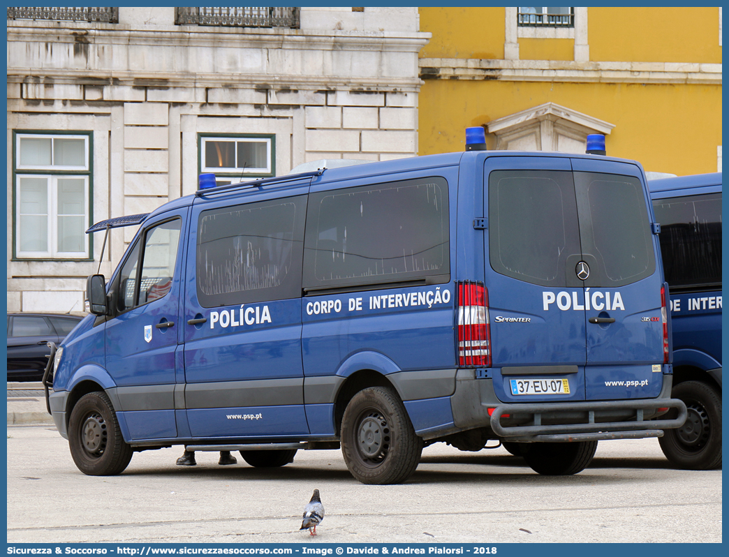 -
República Portuguesa
Polícia de Segurança Pública
Corpo de Intervenção
Mercedes Benz Sprinter II generation
Parole chiave: Repubblica;Portoghese;República;Portuguesa;Polícia;Segurança;Pública;Corpo de Intervenção;Mercedes;Benz:Sprinter