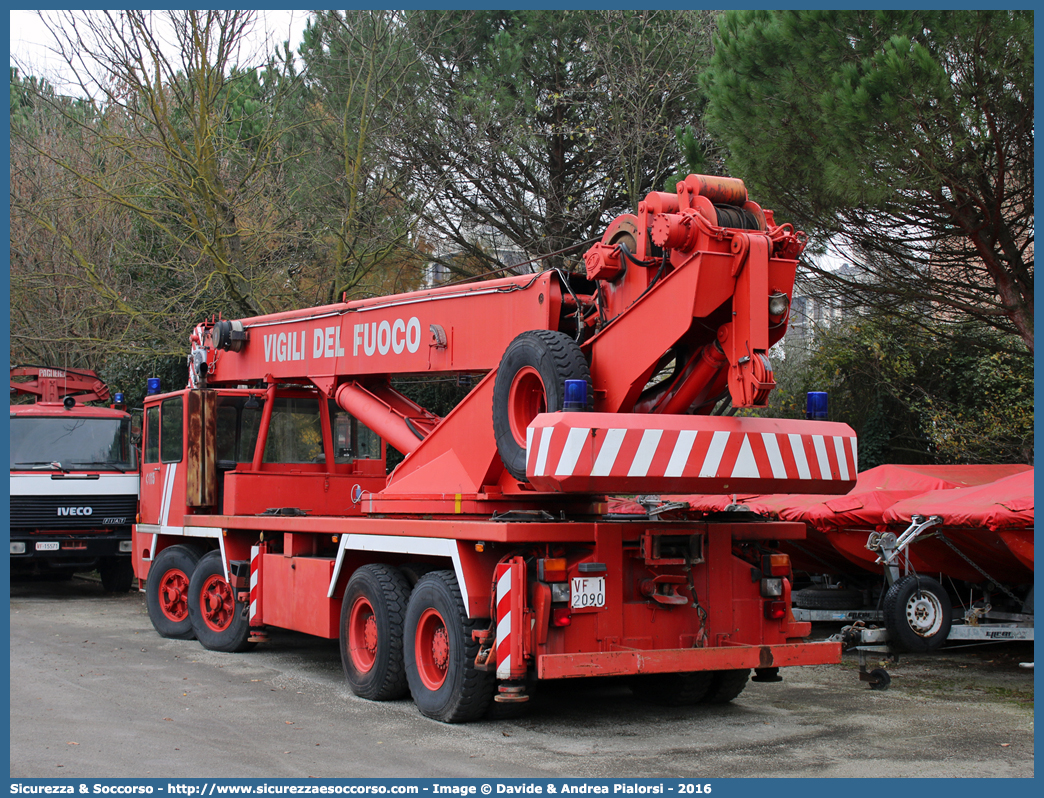 VF 12090
Corpo Nazionale Vigili del Fuoco
SCM 45 Ton
Parole chiave: VVF;V.V.F.;Corpo;Nazionale;Vigili;del;Fuoco;SCM