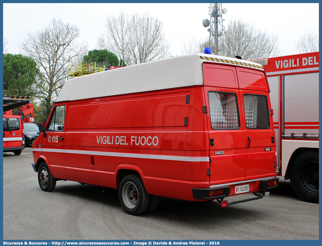 VF 14187
Corpo Nazionale Vigili del Fuoco
Iveco Daily 35-8 I serie
Parole chiave: VF;V.F.;VVF;V.V.F.;Corpo;Nazionale;Vigili del Fuoco;Iveco;Daily;35-8