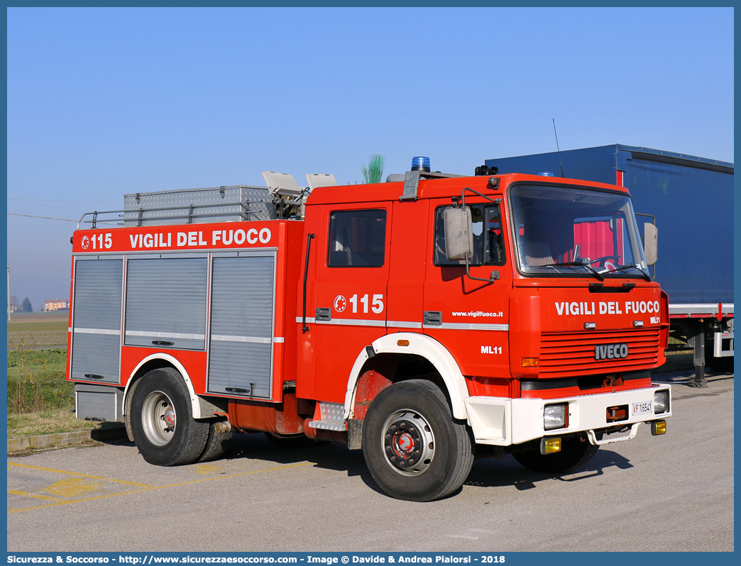 VF 16541
Corpo Nazionale Vigili del Fuoco
Iveco 190-26
Allestitore Baribbi S.p.A.
(variante)
Parole chiave: VVF;V.V.F.;Corpo;Nazionale;Vigili;del;Fuoco;AutoPompaSerbatoio;APS;A.P.S.;Iveco;190;26;190-26;Baribbi