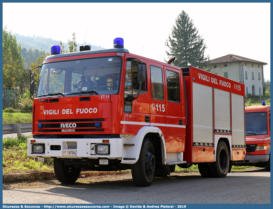 VF 18784
Corpo Nazionale Vigili del Fuoco
Iveco Magirus EuroFire 150E27 I serie
(variante)
Parole chiave: VVF;V.V.F.;Corpo;Nazionale;Vigili;del;Fuoco;AutoPompaSerbatoio;APS;A.P.S.;Iveco;Magirus;EuroFire