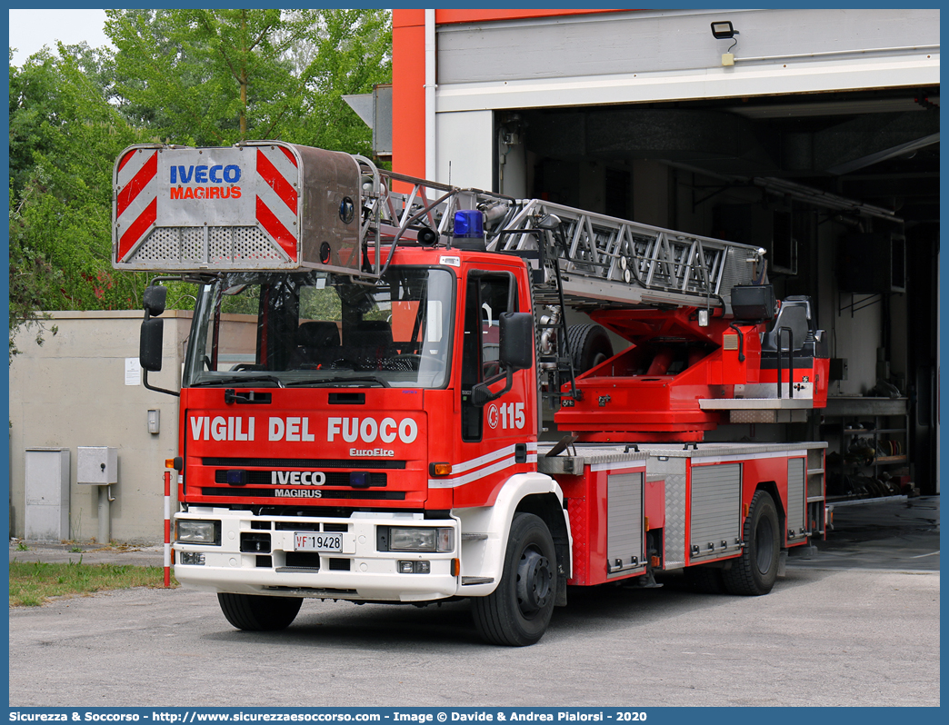 VF 19428
Corpo Nazionale Vigili del Fuoco
Iveco 150E27 EuroFire I serie
Allestitore Magirus
Ricondizionata Fortini S.r.l.
Parole chiave: VVF;V.V.F.;Corpo;Nazionale;Vigili;del;Fuoco;AutoScala;AS;Iveco;150E27;EuroFire;Magirus;Fortini