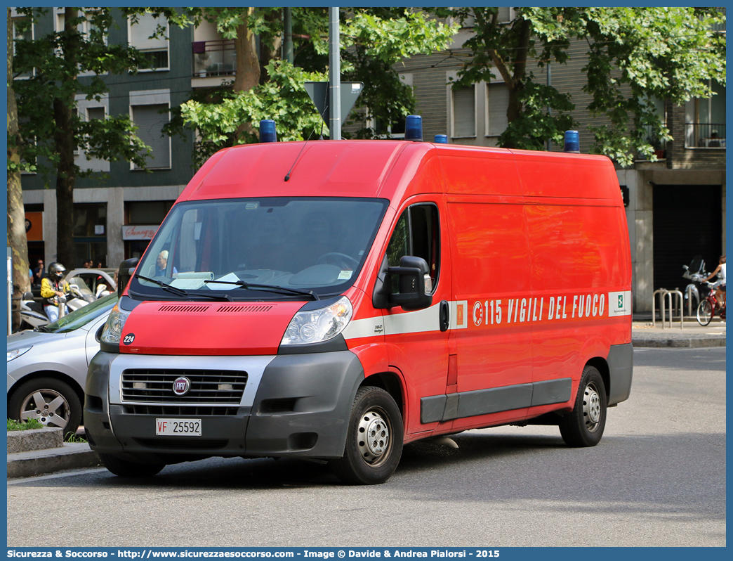 VF 25592
Corpo Nazionale Vigili del Fuoco
Fiat Ducato III serie 
Fornitura Regione Lombardia
Parole chiave: VVF;V.V.F.;Corpo;Nazionale;Vigili;del;Fuoco;Fiat;Ducato;X250;Lombardia