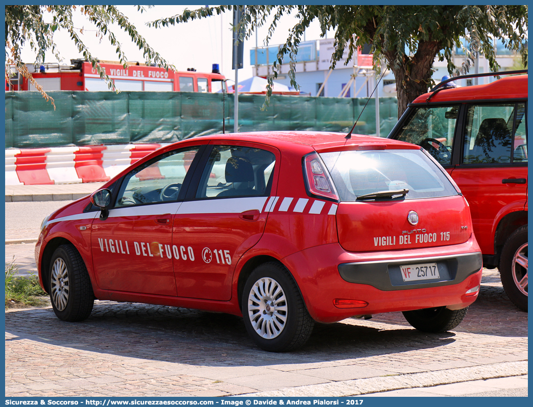 VF 25717
Corpo Nazionale Vigili del Fuoco
Fiat Punto Evo
Parole chiave: VF;V.F.;VVF;V.V.F.;Corpo;Nazionale;Vigili del Fuoco;Vigili;Fuoco;Fiat;Punto;Evo