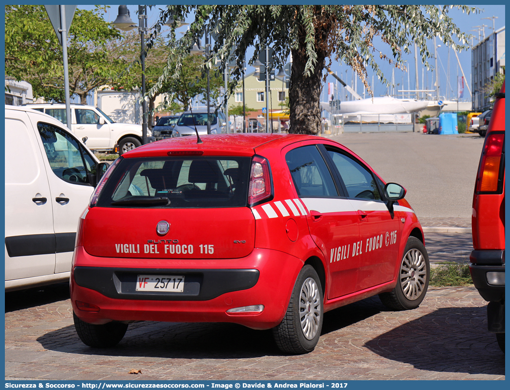 VF 25717
Corpo Nazionale Vigili del Fuoco
Fiat Punto Evo
Parole chiave: VF;V.F.;VVF;V.V.F.;Corpo;Nazionale;Vigili del Fuoco;Vigili;Fuoco;Fiat;Punto;Evo