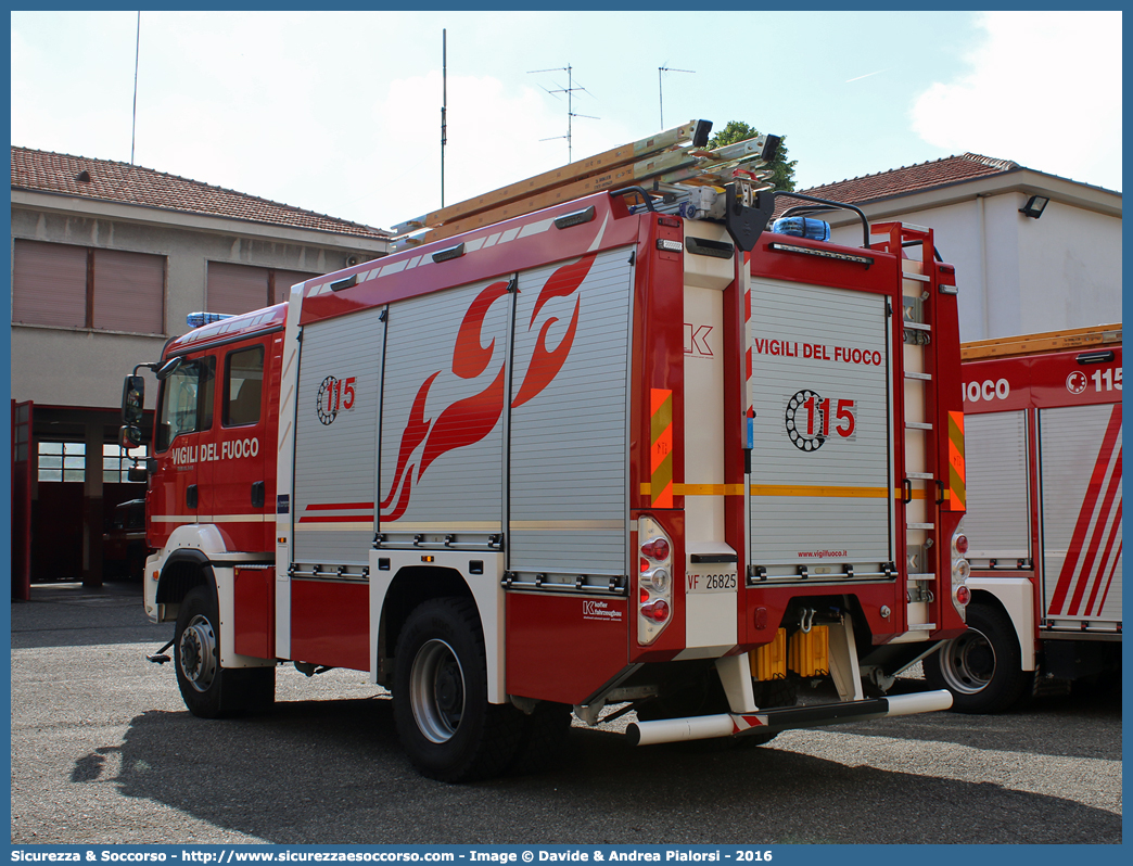 VF 26825
Corpo Nazionale Vigili del Fuoco
Man TGM 13.290
Allestitore Kofler Fahrzeugbau S.n.c.
(variante)
Parole chiave: VVF;V.V.F.;Corpo;Nazionale;Vigili;del;Fuoco;AutoPompaSerbatoio;APS;A.P.S.;AutoPompa;Man;TGM;18.340