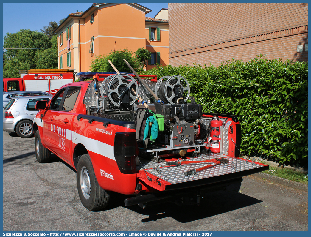 VF 26941
Corpo Nazionale Vigili del Fuoco
Ford Ranger III serie restyling
Allestitore Rosenfire S.r.l.
Parole chiave: VVF;V.V.F.;Corpo;Nazionale;Vigili;del;Fuoco;Ford;Ranger;Rosenfire