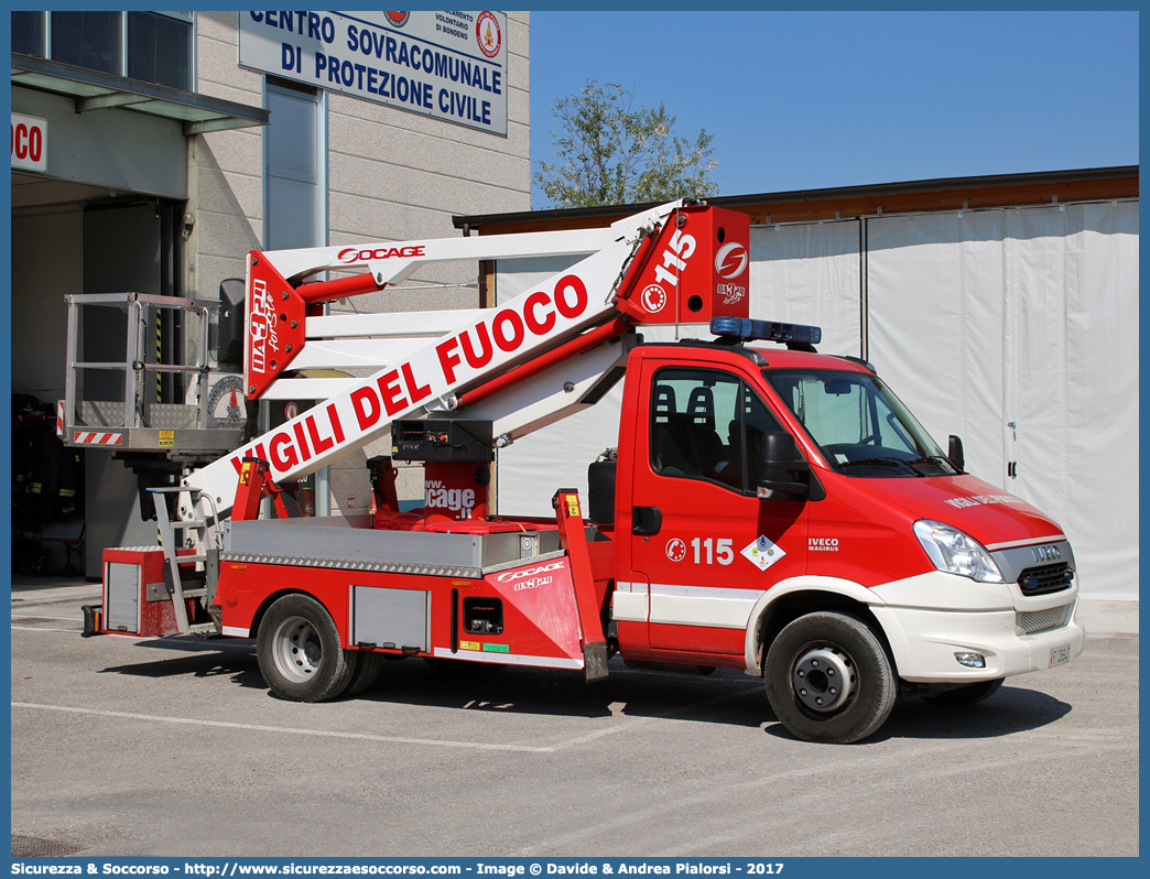 VF 26947
Corpo Nazionale Vigili del Fuoco
Iveco Daily V serie
Allestitore Iveco Magirus
Parole chiave: VF;V.F.;VVF;V.V.F.;Corpo;Nazionale;Vigili del Fuoco;Vigili;Fuoco;Snorkel;Iveco;Daily;Magirus;Socage