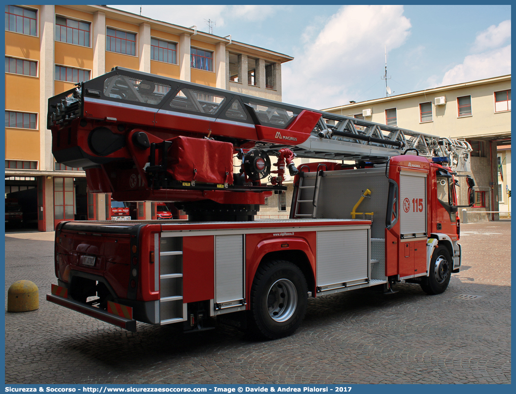 VF 27921
Corpo Nazionale Vigili del Fuoco
Iveco 180-320 EuroCargo IV serie
Allestitore Magirus
Parole chiave: VVF;V.V.F.;Corpo;Nazionale;Vigili;del;Fuoco;AutoScala;AS;Iveco;180-320;EuroCargo;Magirus