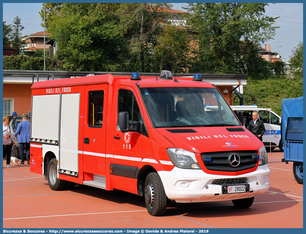 VF 28022
Corpo Nazionale Vigili del Fuoco
Mercedes Benz Sprinter II serie restyling
Allestitore BAI S.r.l.
Parole chiave: Corpo;Nazionale;Vigili del Fuoco;Vigili;Fuoco;Polisoccorso;Mercedes Benz;Sprinter;BAI;B.A.I.;Tecnica