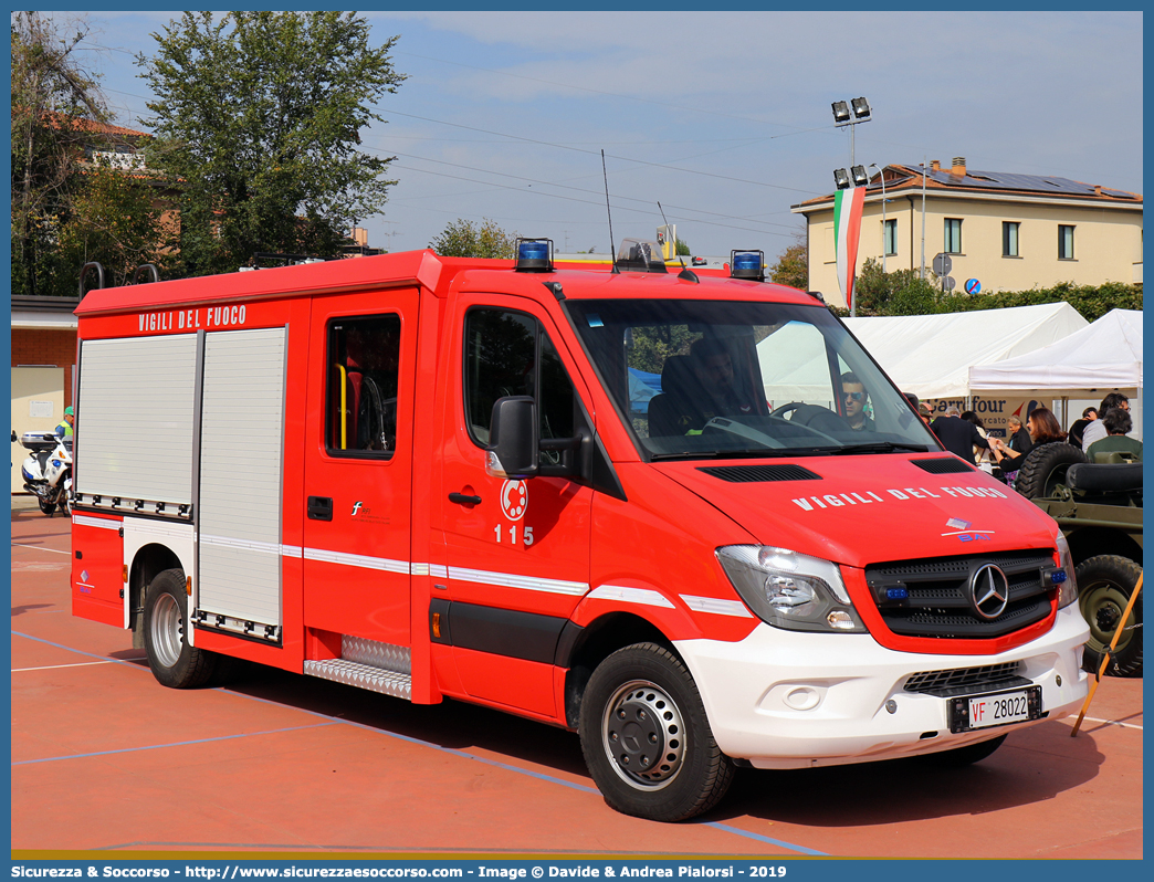 VF 28022
Corpo Nazionale Vigili del Fuoco
Mercedes Benz Sprinter II serie restyling
Allestitore BAI S.r.l.
Parole chiave: Corpo;Nazionale;Vigili del Fuoco;Vigili;Fuoco;Polisoccorso;Mercedes Benz;Sprinter;BAI;B.A.I.;Tecnica