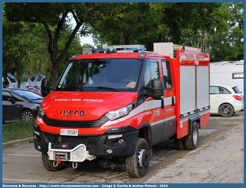 VF 30587
Corpo Nazionale Vigili del Fuoco
Iveco Daily 70-180 VI serie
Allestitore Ciabilli S.r.l.
Parole chiave: Corpo;Nazionale;Vigili del Fuoco;Vigili;Fuoco;Polisoccorso;Iveco;Daily;70-180;Ciabilli