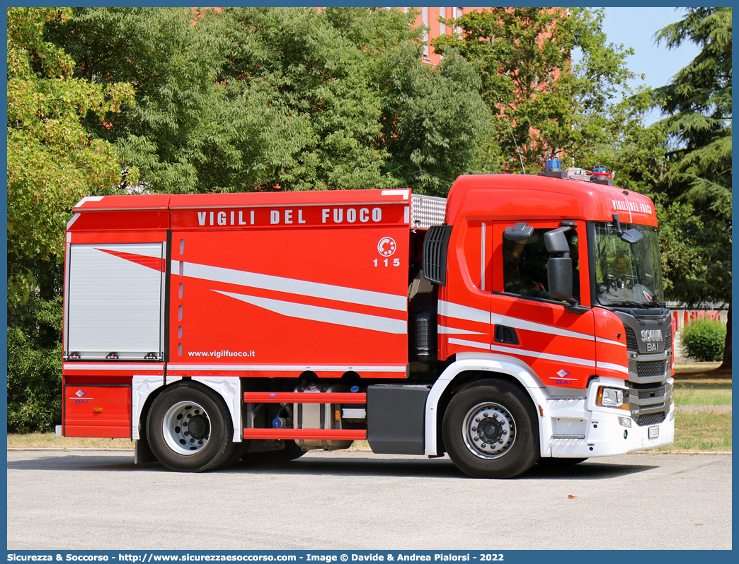 VF 32003
Corpo Nazionale Vigili del Fuoco
Scania P370
Allestitore BAI S.r.l.
Parole chiave: VVF;V.V.F.;Corpo;Nazionale;Vigili;del;Fuoco;ABP;A.B.P.;AutoBottePompa;AutoBotte;Scania;P370