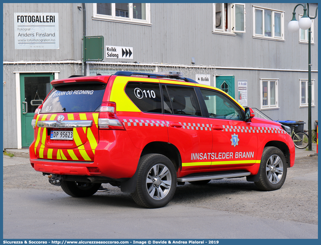 -
Kongeriket Norge
Brann og Redning
Toyota Land Cruiser VIII serie restyling 
Parole chiave: Norvegian;Kongeriket;Norge;Brann og Redning;Brann;Redning;Toyota;Land;Cruiser