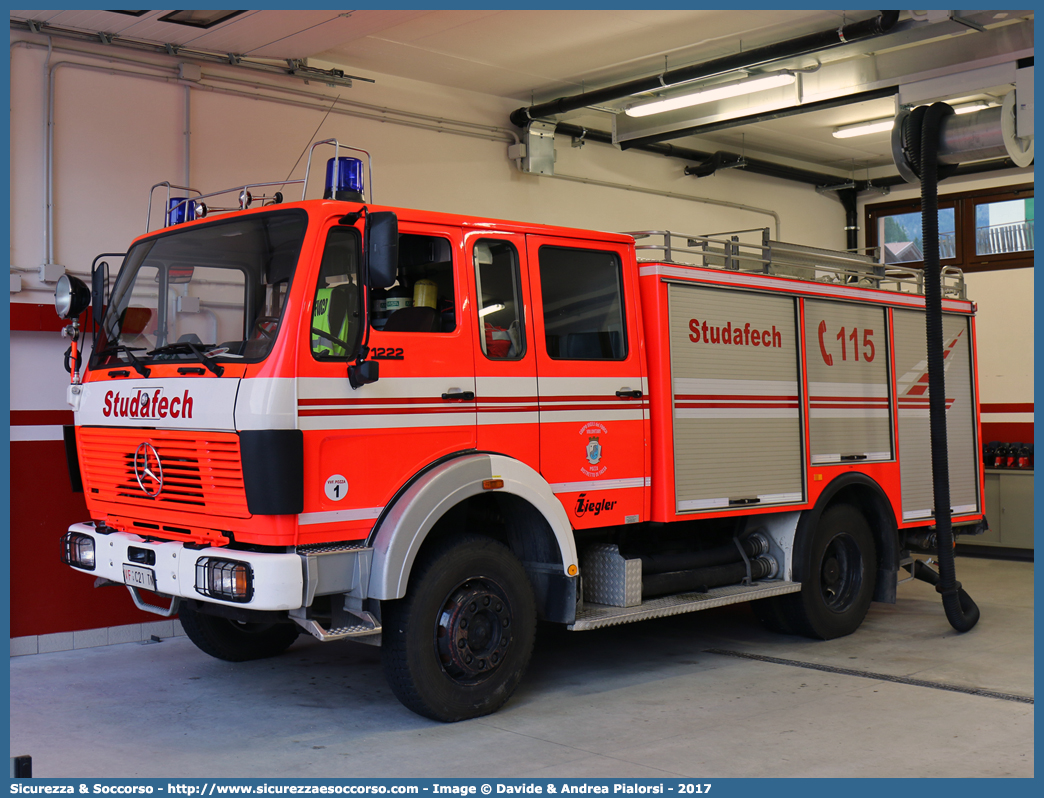 VF C21TN
Corpo Volontario Vigili del Fuoco Pozza di Fassa
Mercedes Benz 1222
Allestitore Ziegler Italiana GmbH
Parole chiave: VFV;V.F.V.;Vigili;del;Fuoco;Volontari;Pozza di Fassa;Mercedes;Benz;1222;Ziegler