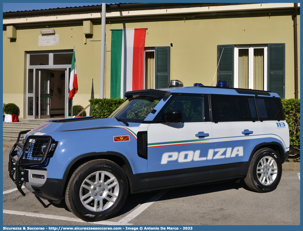 Polizia M9348
Polizia di Stato
Reparto Mobile
Land Rover New Defender 110 II serie
Allestitore Elevox S.r.l.
Parole chiave: PS;P.S.;Polizia;Polizia di Stato;Reparto Mobile;Land Rover;Defender;110;Elevox