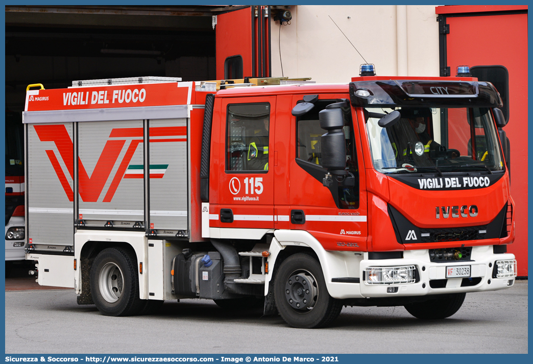 VF 30238
Corpo Nazionale Vigili del Fuoco
Iveco Magirus EuroCargo 120-220L IV serie
Parole chiave: VVF;V.V.F.;Corpo;Nazionale;Vigili;del;Fuoco;AutoPompaSerbatoio;APS;A.P.S.;Iveco;Magirus;EuroCargo;120-220L;120 - 220L