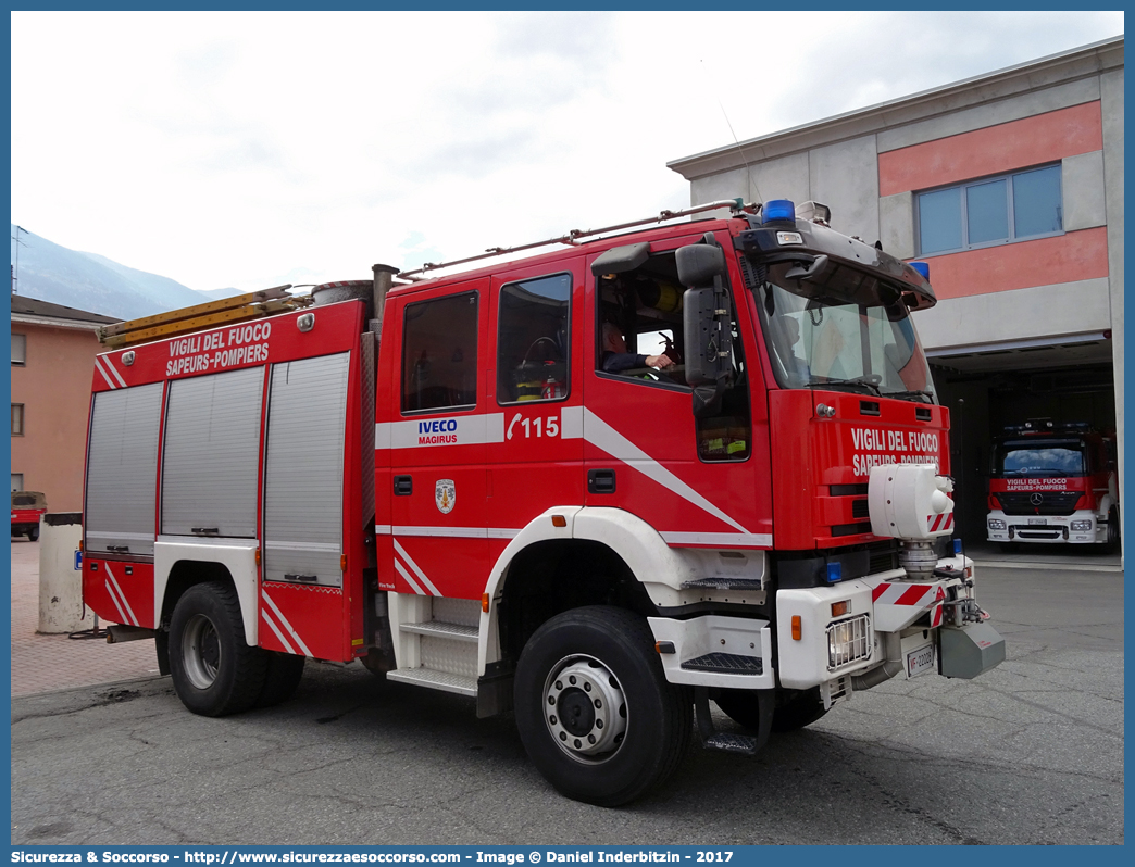 VF 22028
Vigili del Fuoco
Regione Autonoma Valle d'Aosta
Iveco Magirus FireTech 190E31 I serie
(variante)
Parole chiave: VVF;V.V.F.;Vigili;del;Fuoco;Regione;Autonoma;Valle;Aosta;Iveco;Magirus;FireTech;190E31