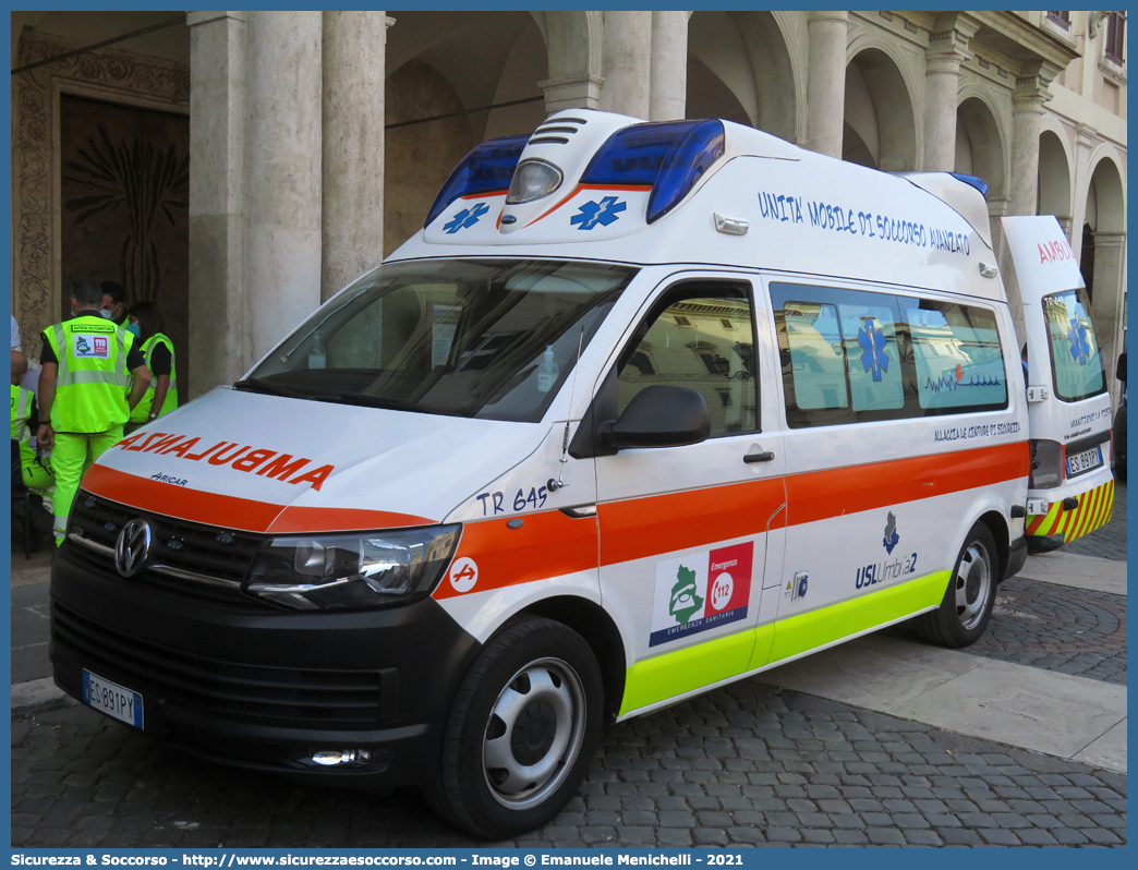 TR 645
118 Umbria Soccorso
Azienda USL Umbria 2
Volkswagen Transporter T6
Allestitore Aricar S.p.A.
(variante)
Parole chiave: 118;Umbria;Terni;Soccorso;Ambulanza;Autoambulanza;Volkswagen;Transporter;T6;T 6;Aricar