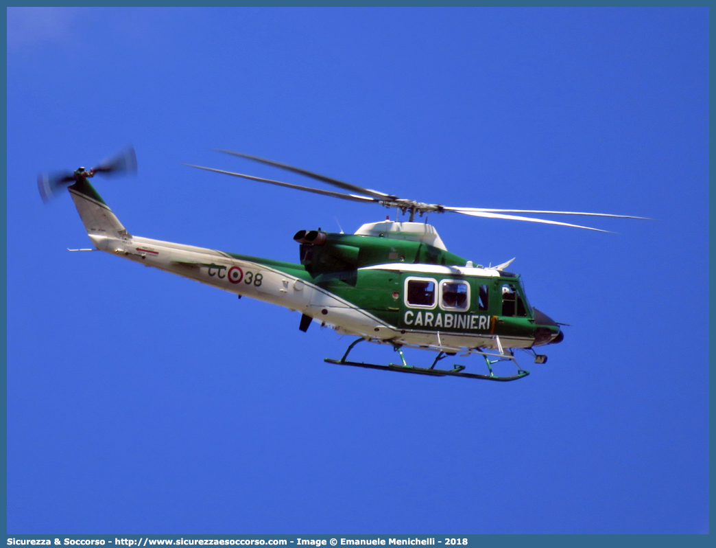 CC 38
Arma dei Carabinieri
Raggruppamento Carabinieri Aeromobili
Agusta Bell AB412 
Parole chiave: CC;C.C.;Arma;Carabinieri;Raggruppamento;Aeromobili;Agusta;Bell;AB412